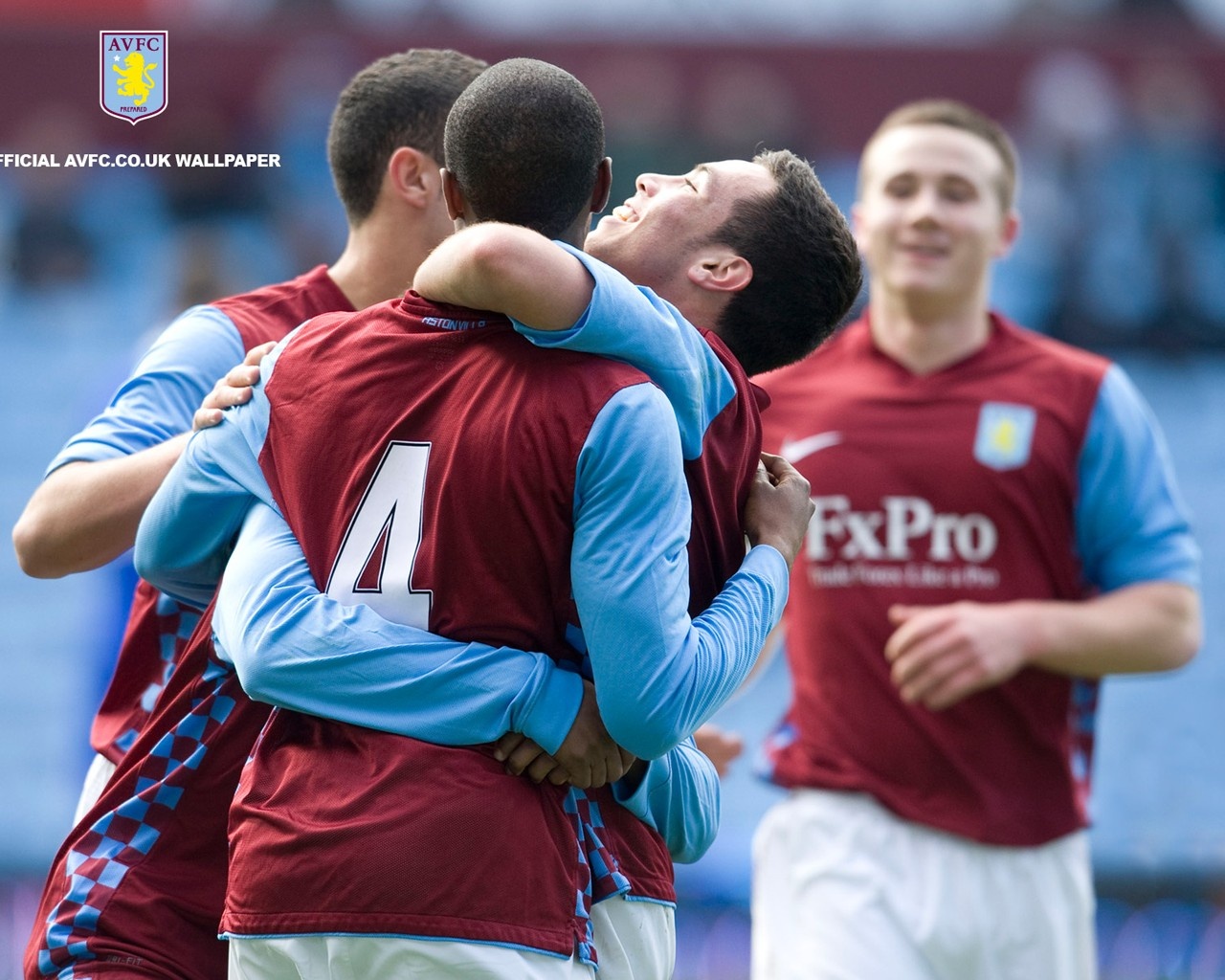 孔帕尼年终信致信球迷：2025凯恩圆梦，2026保持活力（孔帕尼年末寄语球迷：2025凯恩圆梦，2026延续活力）