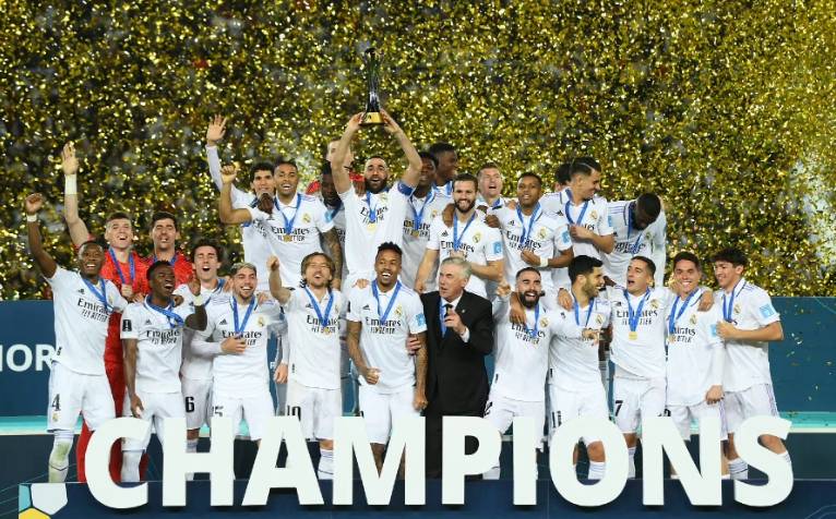 足球报：深圳新鹏城将在离队3名外援的相同位置进行补强（足球报：深圳新鹏城计划在三名离队外援的对应位置引援补强）