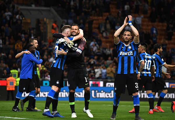 篮球勇士替补球员连续得分上双