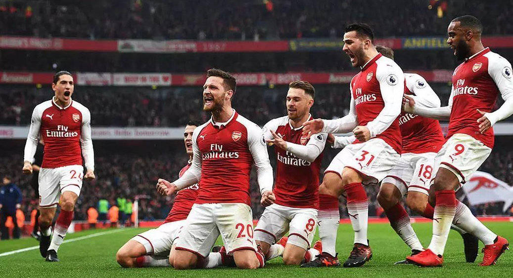 安东内拉偶遇网红街头采访：你是做什么工作的