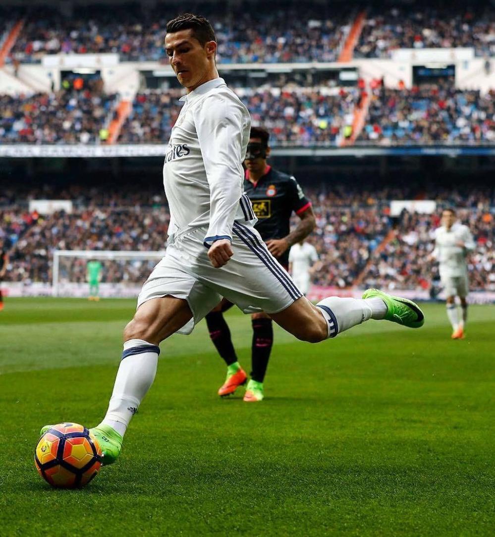 上次英超客战桑德兰，阿森纳依靠吉鲁替补梅开二度4-1胜（英超客场战桑德兰，阿森纳凭吉鲁替补双响4-1告捷）