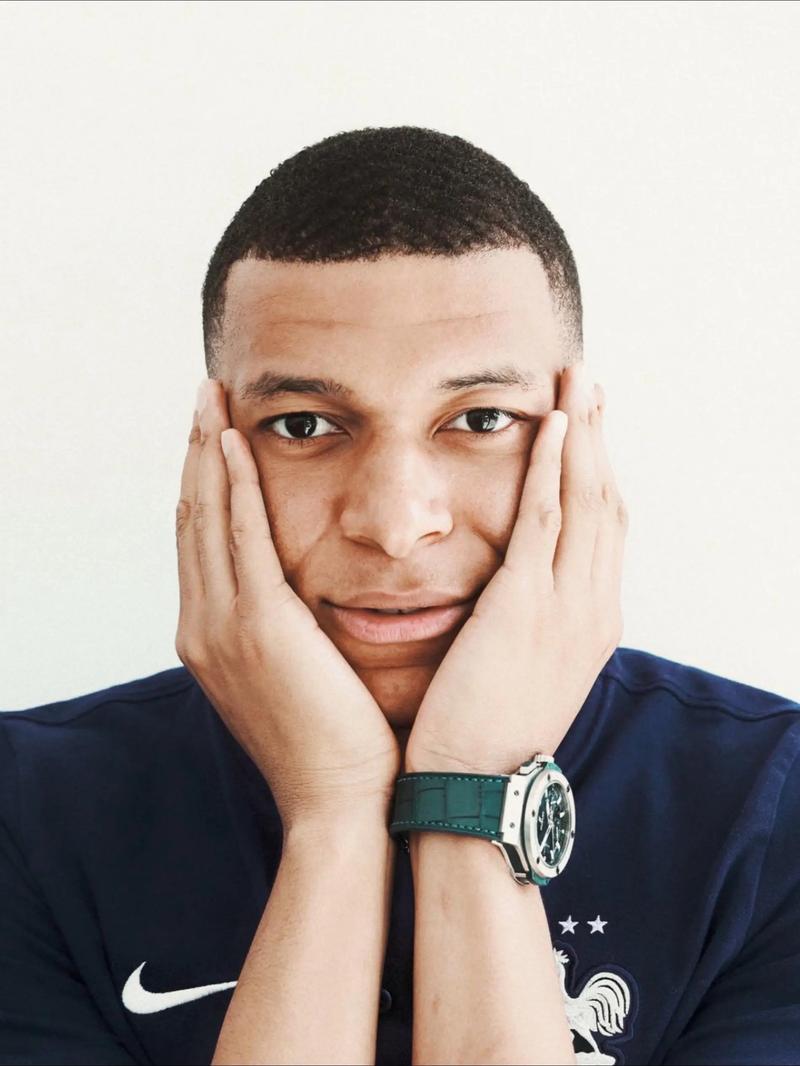 莱万多夫斯基在巴萨的点球表现：从辉煌到困惑