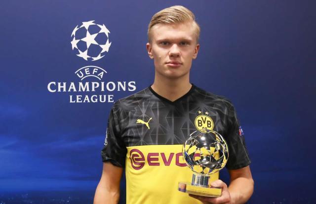 曼联比赛真的太有意思了，虽然这球很丑陋，但你就说进没进吧