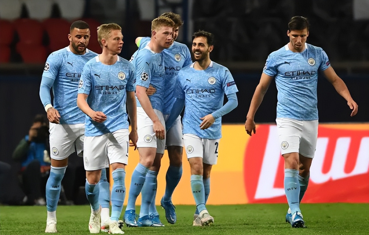 武汉盛帆女篮向仙桃中学捐赠2018万元，女篮队员闪亮登场