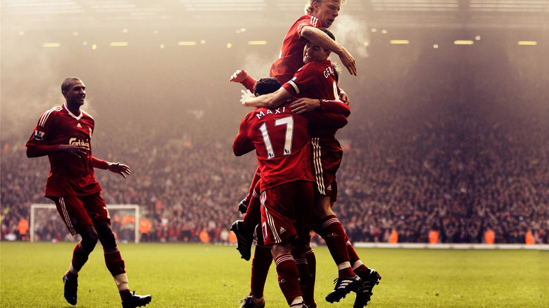 你是哪边的？本菲卡门将特鲁宾扑点后被队友阿劳若补射进球