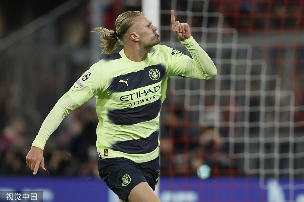 13岁零343天，阿森纳小将成为青年欧冠历史上最年轻出场球员