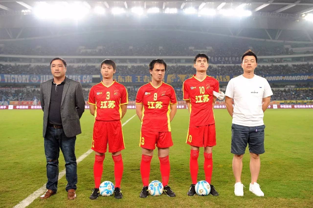 库尔图瓦：我们其实踢得还不错，球员都支持阿隆索