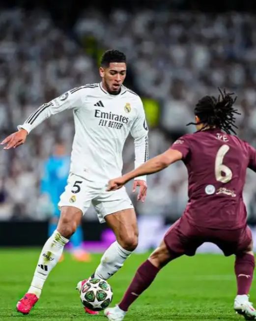 记者：王刚伤情比想象中好，侯森缝了20多针坐火车返京