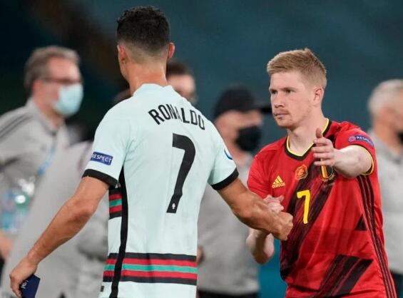 路易斯-迪亚斯本赛季德甲3次单场传射，同期五大联赛并列第一