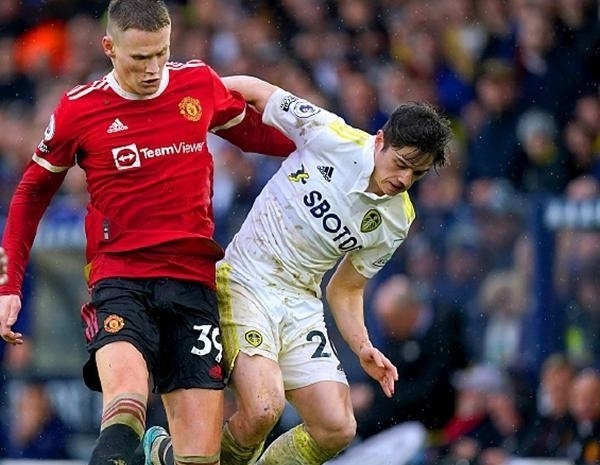 球队在最难的时候没有崩