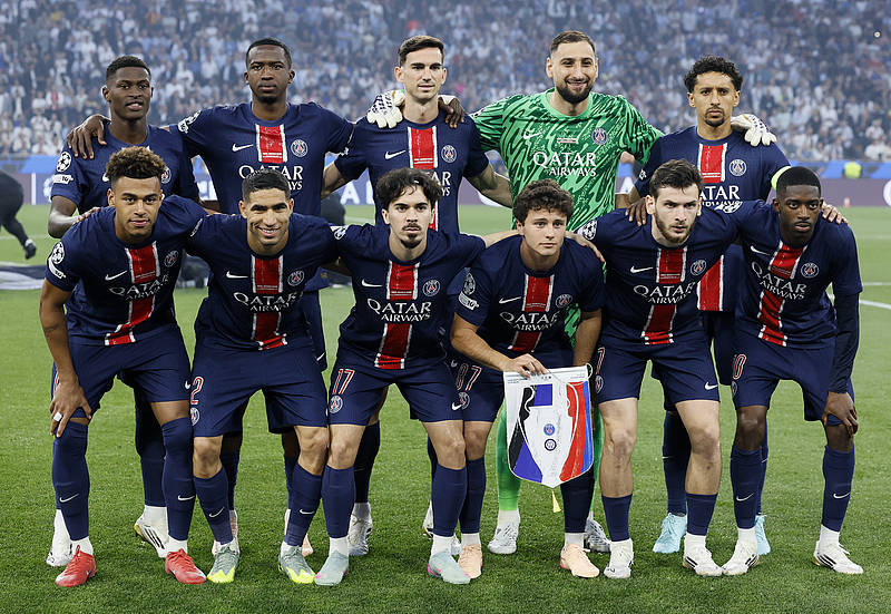 德甲替补戴帽，凯恩是继9分钟5球的莱万之后拜仁第二人（替补上演帽子戏法，凯恩成莱万9分钟五球后拜仁队史第二人）