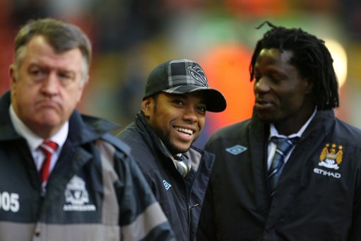 欧冠决赛用球谍照：包含白+深紫，灵感来自举办城市布达佩斯（欧冠决赛用球曝光：白与深紫配色，灵感源自布达佩斯）