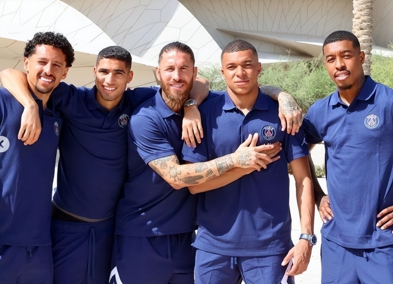 杰拉德：随时等待利物浦的召唤，但不希望俱乐部解雇斯洛特（杰拉德：愿随时为利物浦效力，但不愿见斯洛特下课）